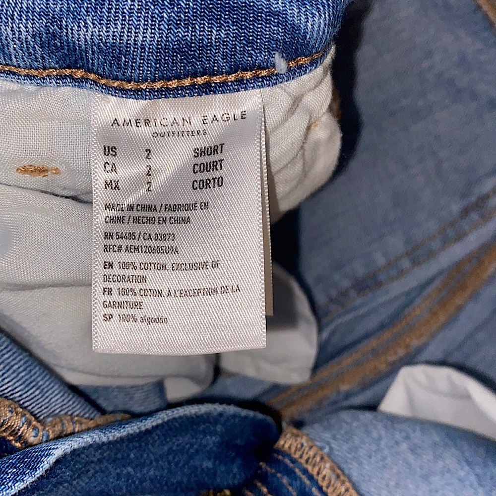 American Eagle Highest rise Mom Jeans - Picture 5 of 6